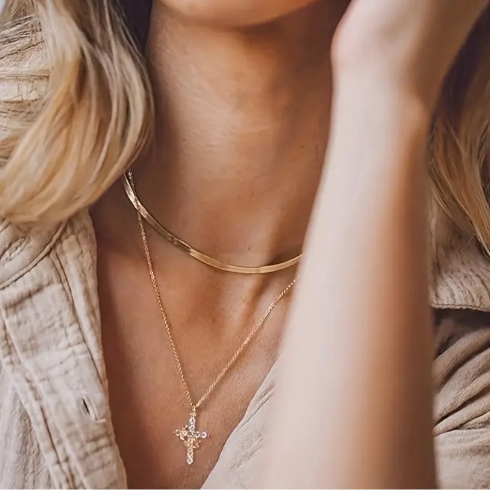 NEW Stunning Cross With Crown Pendant Necklaces